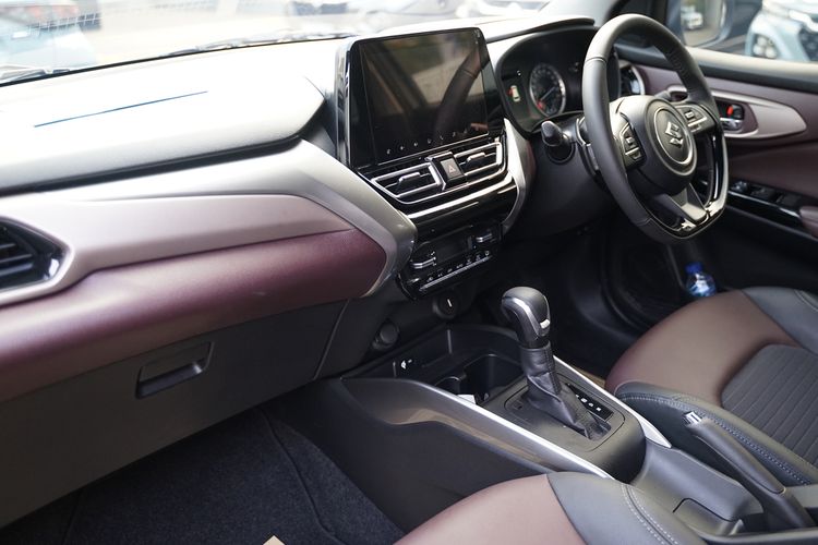 Suzuki, Suzuki Indomobil Sales, suzuki fronx, Fronx, Harga Suzuki Fronx, suzuki fronx harga, Suzuki Fronx 2025, desain Suzuki Fronx, varian Suzuki Fronx Indonesia, Update Harga Suzuki Fronx: Langsung Jadi Hybrid Terlaris