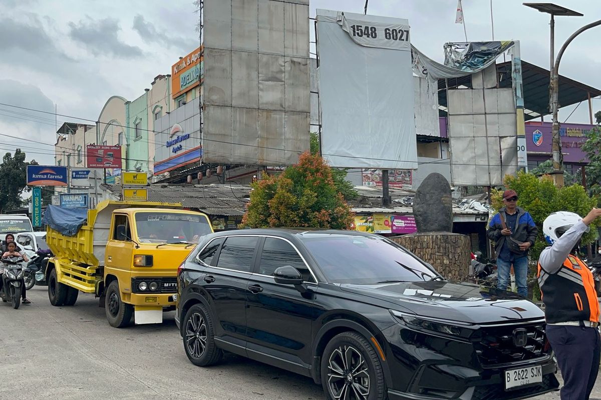 Pemkot Depok, sawangan, jam operasional truk, kemacetan di Sawangan, parung bingung, Kemacetan di Sawangan, Jam Operasional Truk Masih Tahap Pembahasan
