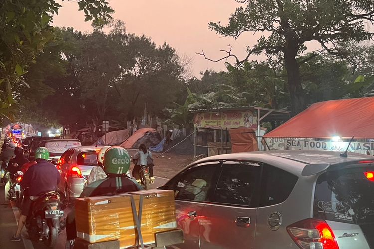 Pemkot Depok, sawangan, jam operasional truk, kemacetan di Sawangan, parung bingung, Kemacetan di Sawangan, Jam Operasional Truk Masih Tahap Pembahasan