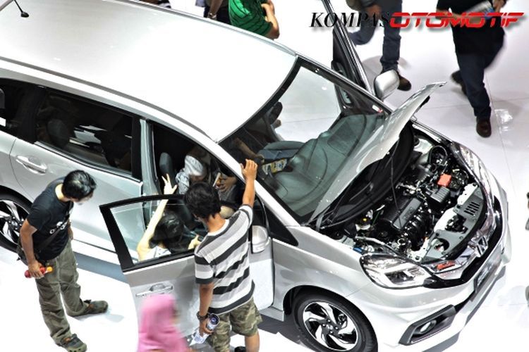 PAsar otomotif ASEAN, pajak kendaraan, penjualan mobil Indonesia, Kukuh Kumara, Tren Penjualan Mobil Malaysia Melesat, Apa Pengaruhnya ke Indonesia?
