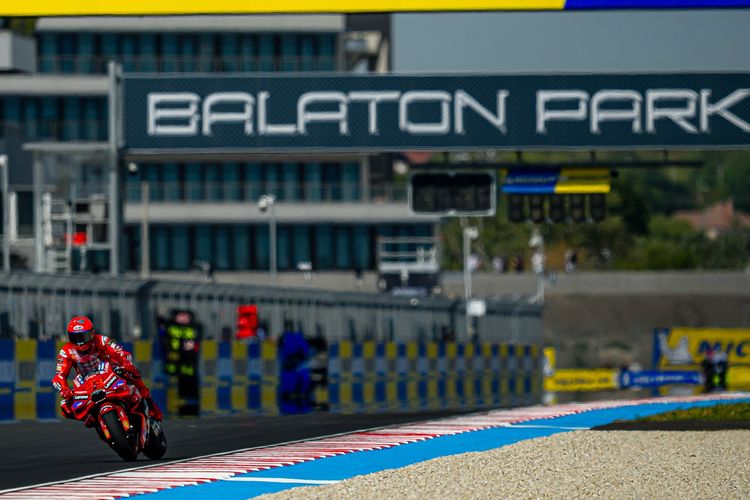 MotoGP, Marc Marquez, alex marquez, Hasil MotoGP, Pedro Acosta, motogp 2025, motogp hungaria 2025, sirkuit balaton park, hasil MotoGP Hungaria 2025, juara MotoGP Hungaria 2025, Hasil MotoGP Hungaria 2025: Marc Marquez Tak Terkalahkan