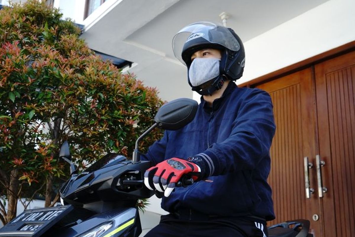 naik motor, dosa saat naik motor, kebiasaan buruk saat naik motor, 5 Dosa Pengendara Motor yang Sering Dianggap Biasa, Padahal Bahaya