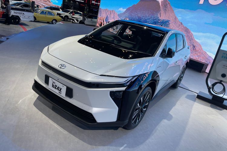 Astra International, mobil listrik, Pasar otomotif, Henry Tanoto, Astra Tanggapi Tantangan Mobil Listrik dari China