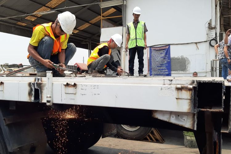 Korlantas, Kemenhub, normalisasi, ODOL, pemotongan, over dimension, Truk Over Dimensi, Normalisasi, Mulai Tahun Depan Truk Over Dimensi Akan Dipotong