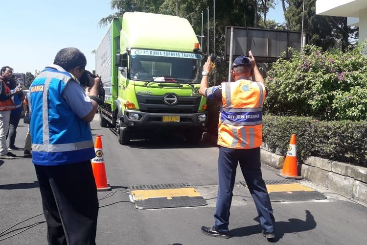 Korlantas, Kemenhub, normalisasi, ODOL, pemotongan, over dimension, Truk Over Dimensi, Normalisasi, Mulai Tahun Depan Truk Over Dimensi Akan Dipotong