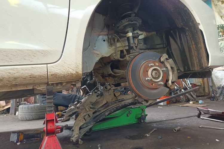penggerak roda, kerusakan mobil, FWD vs RWD: Mengapa Mobil Penggerak Depan Lebih Rentan Kerusakan?