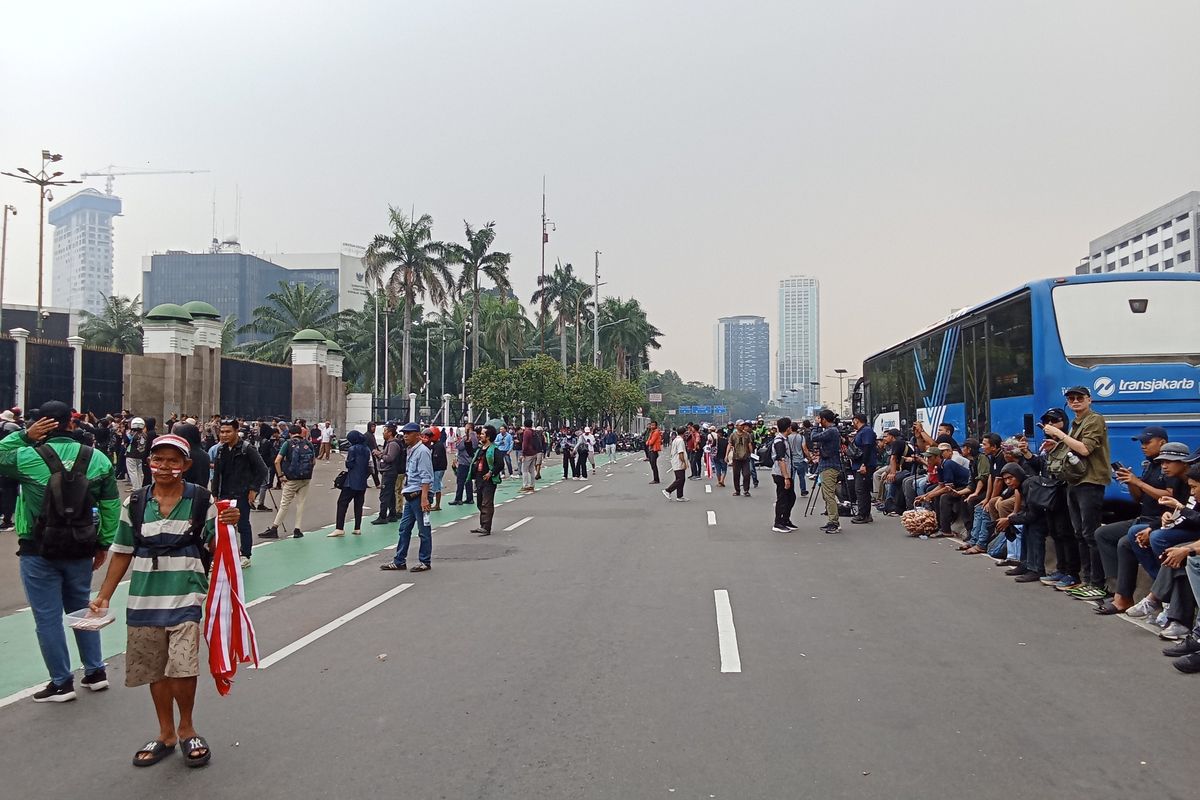 Demo buruh, Gedung DPR, demo buruh, aksi buruh, rekayasa lalu lintas, Ada Demo Buruh di Sekitar Gedung DPR, Simak Jalur Alternatifnya