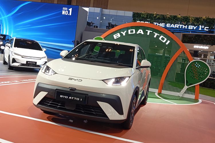 jawa timur, mobil listrik, Eagle Zhao, BYD Atto 1, BYD Atto 1 Resmi Hadir di Surabaya, Harga Rp 209 Juta