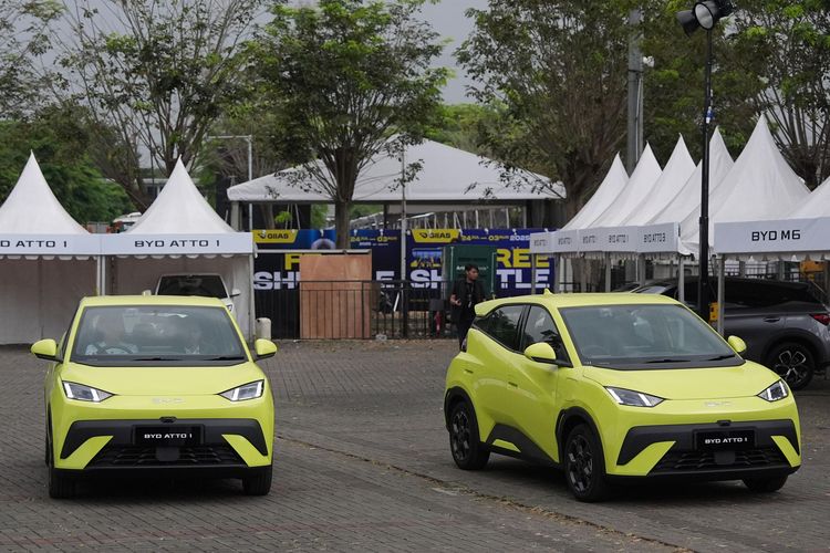 jawa timur, mobil listrik, Eagle Zhao, BYD Atto 1, BYD Atto 1 Resmi Hadir di Surabaya, Harga Rp 209 Juta