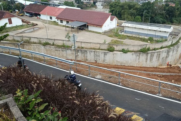 longsor, jalan alternatif, Batutulis, Jalan alternatif Batu Tulis Bogor, Jajal Jalan Khusus Motor di Batu Tulis Bogor, Hati-hati Jalur Sempit