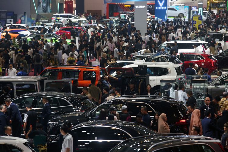 insentif impor, produksi dalam negeri, emisi rendah, mobil listrik, Insentif Mobil Listrik Cukup Hingga 2025, Begini Kata Ahli!