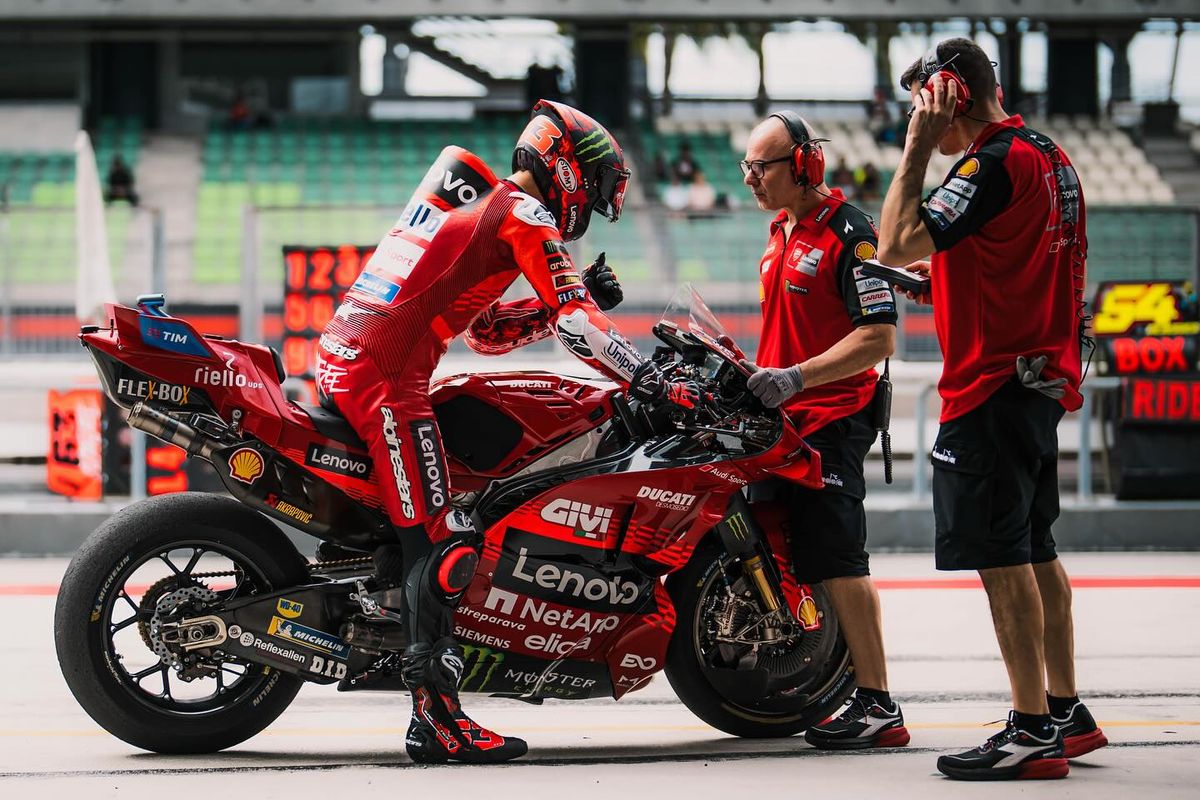 Uccio Salucci, Francesco Bagnaia, MotoGP 2025, Ducati Desmosedici GP25, Uccio Salucci Beri Dukungan untuk Bagnaia di MotoGP 2025
