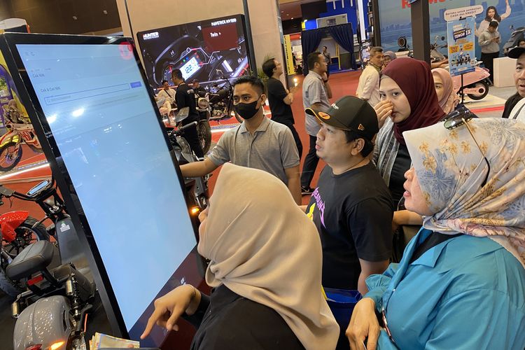 penjualan motor listrik, subsidi motor listrik, Aismoli, motor listrik subsidi, Motor listrik, Menanti Kejelasan Subsidi Motor Listrik Tahun 2025