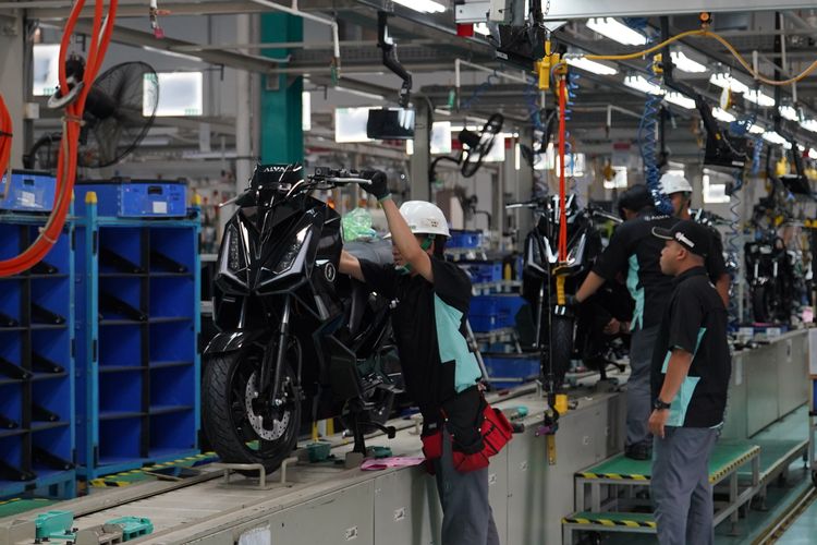 penjualan motor listrik, subsidi motor listrik, Aismoli, motor listrik subsidi, Motor listrik, Menanti Kejelasan Subsidi Motor Listrik Tahun 2025