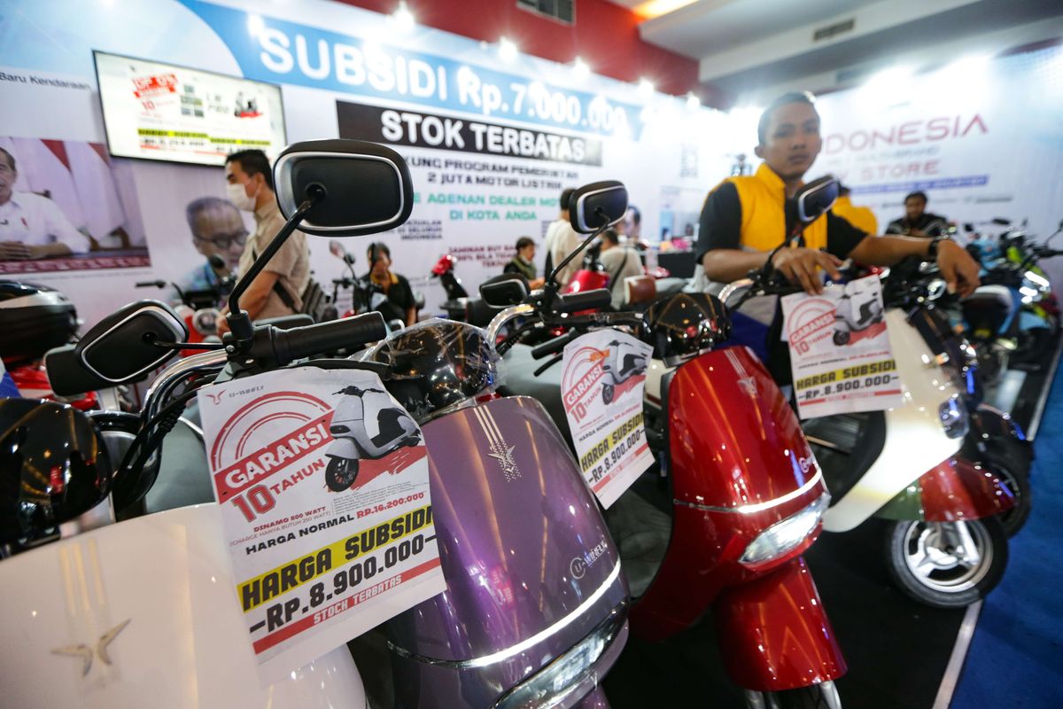 penjualan motor listrik, subsidi motor listrik, Aismoli, motor listrik subsidi, Motor listrik, Menanti Kejelasan Subsidi Motor Listrik Tahun 2025