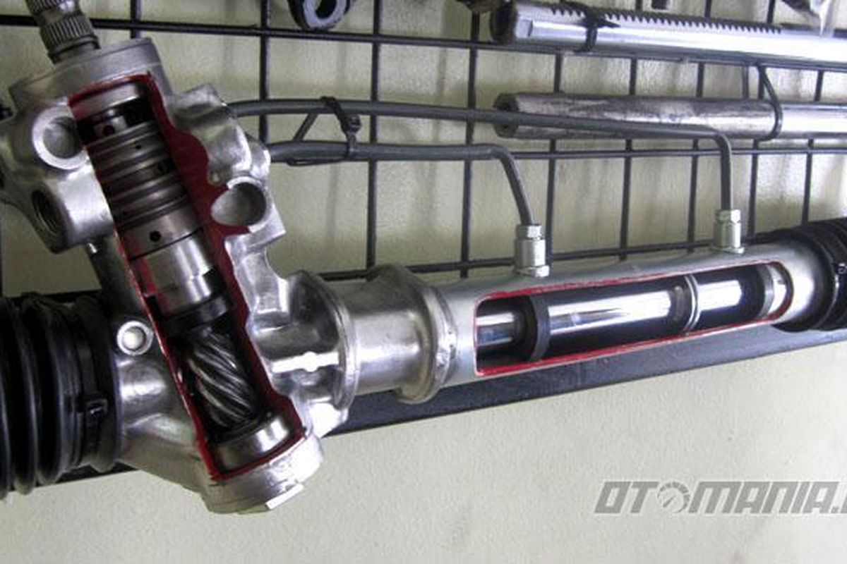 Perawatan Mobil, kebocoran oli, power steering, karet boot, Menghindari Kerusakan Power Steering yang Sering Terjadi