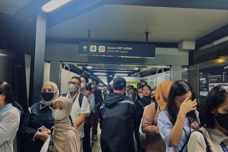 TB Simatupang, Bus Transjakarta, jalan tb simatupang, Transjakarta, Transjakarta Tambah 14 Armada untuk Atasi Macet TB Simatupang