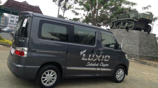 Test drive New Daihatsu Luxio Test drive New Daihatsu Luxio