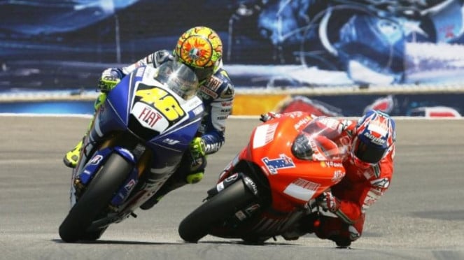 Duel Valentino Rossi dan Casey Stoner di Laguna Seca pada 2008 Duel Valentino Rossi dan Casey Stoner di Laguna Seca pada 2008