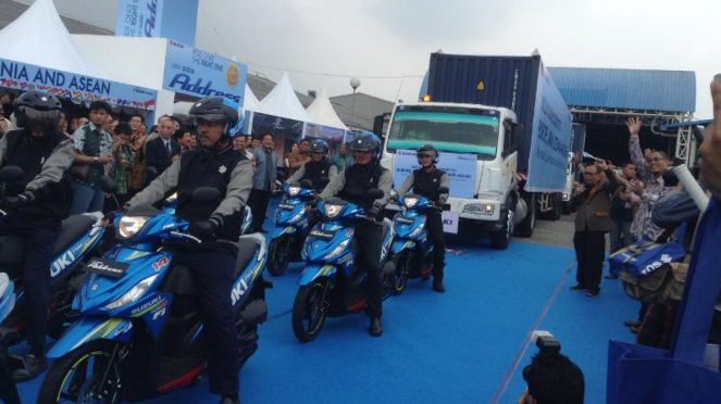 Acara peresmian ekspor Suzuki Address. Acara peresmian ekspor Suzuki Address.
