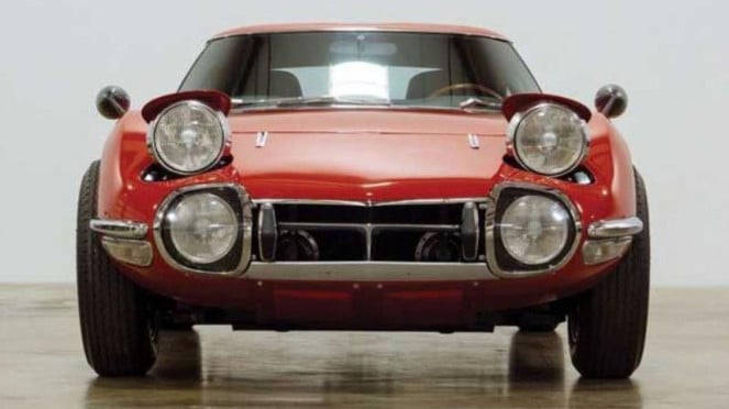 Toyota 2000GT. Toyota 2000GT.