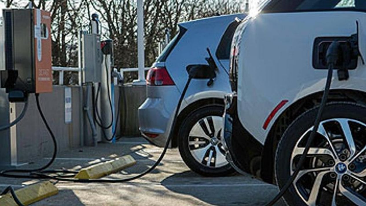 Sering Disalahpahami, Charger Daya Besar Tak Otomatis Percepat Isi Baterai Mobil Listrik