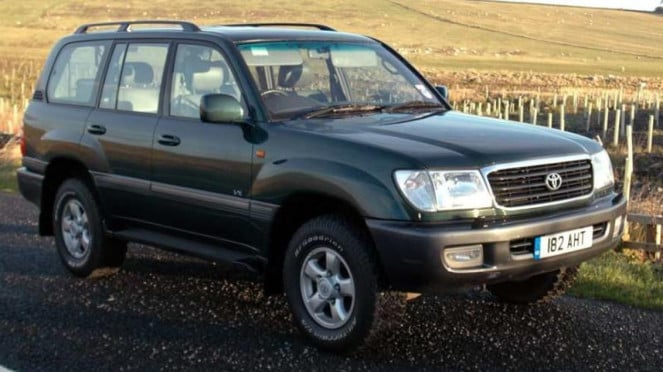 sorot mobil kel - Toyota Land Cruiser VX 100. sorot mobil kel - Toyota Land Cruiser VX 100.