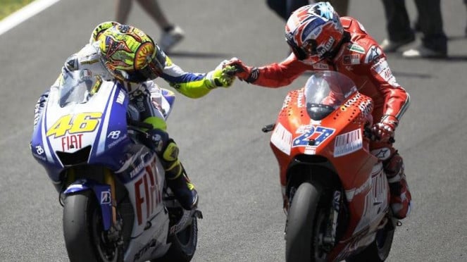Valentino Rossi dan Casey Stoner saat bertarung di ajang MotoGP Valentino Rossi dan Casey Stoner saat bertarung di ajang MotoGP