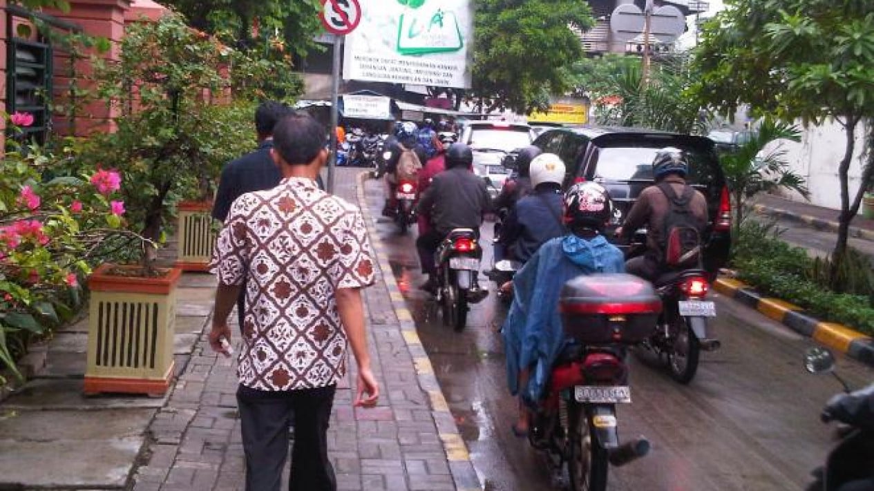 Jakarta Ditinggal, Bandung Diserbu