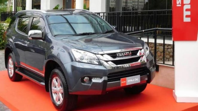 Isuzu MU-X. Isuzu MU-X.