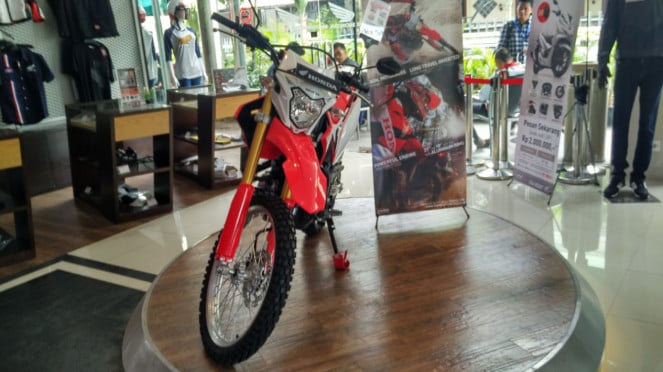 Honda CRF150L. Honda CRF150L.