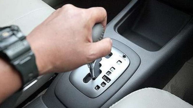 Mobil transmisi matik. Mobil transmisi matik.