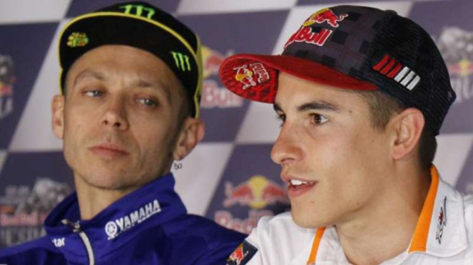 Pembalap Yamaha Movistar MotoGP, Valentino Rossi dan Marc Marquez (kanan) Pembalap Yamaha Movistar MotoGP, Valentino Rossi dan Marc Marquez (kanan)