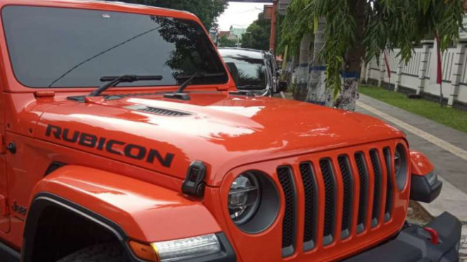 Jeep Wrangler Rubicon, mobil dinas baru Bupati Karanganyar Juliyatmono. Jeep Wrangler Rubicon, mobil dinas baru Bupati Karanganyar Juliyatmono.