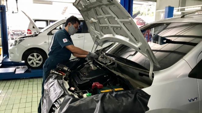 Servis mobil di bengkel resmi Suzuki Servis mobil di bengkel resmi Suzuki