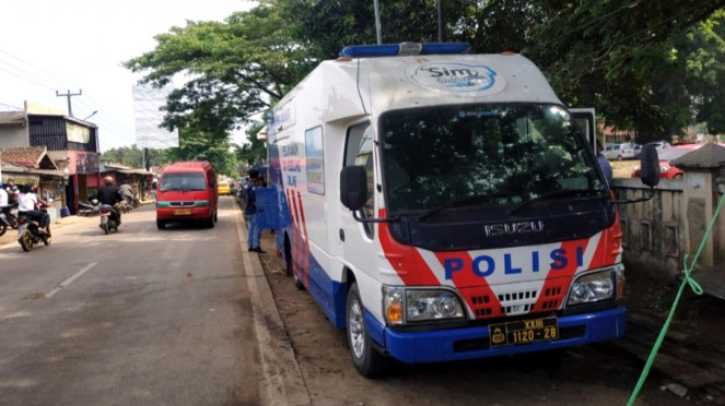 Ilustrasi mobil SIM Keliling Ilustrasi mobil SIM Keliling