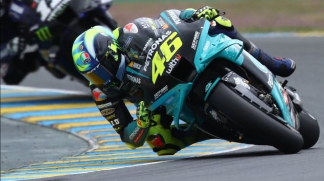 Pembalap Petronas Yamaha SRT, Valentino Rossi. Pembalap Petronas Yamaha SRT, Valentino Rossi.