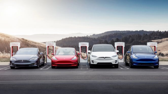 Mobil listrik Tesla. Mobil listrik Tesla.
