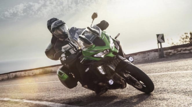 Ilustrasi gambar motor Kawasaki Versys 650 terbaru Ilustrasi gambar motor Kawasaki Versys 650 terbaru