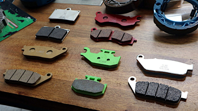 Kampas Rem Depan Motor Bunyi Saat Ngerem, Waspadai Penyebabnya!