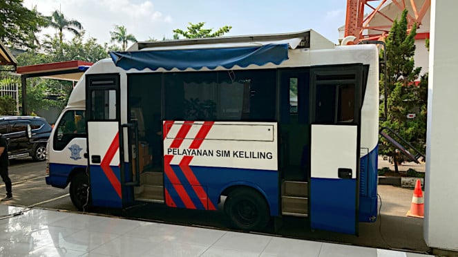 VIVA Otomotif: Mobil SIM Keliling VIVA Otomotif: Mobil SIM Keliling