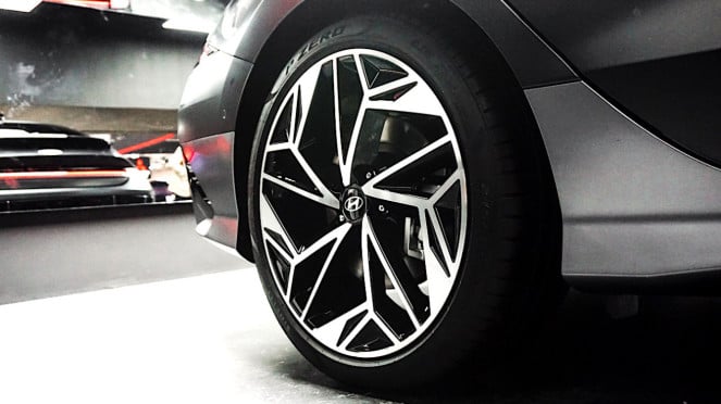 VIVA Otomotif: Ilustrasi ban mobil VIVA Otomotif: Ilustrasi ban mobil