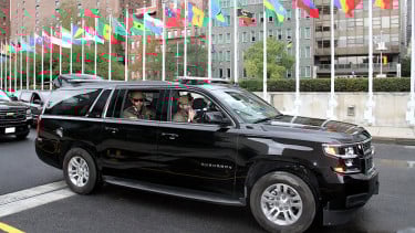 Chevrolet Suburban antipeluru digunakan oleh pasukan khusus