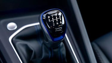 Mobil Manual vs Matik, Mana yang Lebih Hemat Biaya Servis?