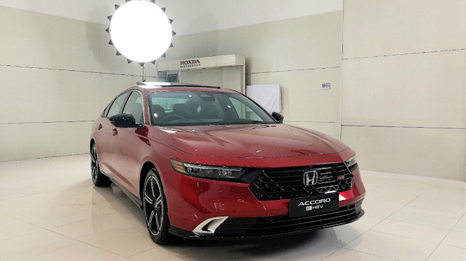 Jadi Simbol Kemewahan, Segini Harga Terbaru Sedan Jepang di Indonesia