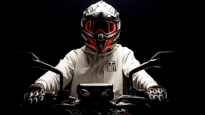 Ilustrasi helm full face / pengendara motor Ilustrasi helm full face / pengendara motor