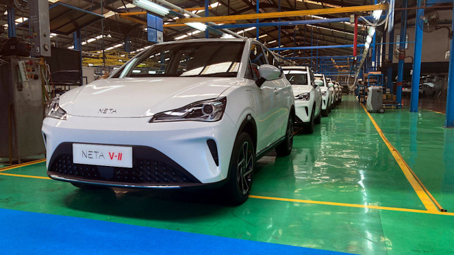 Produksi Neta V-II di pabrik HIM Bekasi. Produksi Neta V-II di pabrik HIM Bekasi.
