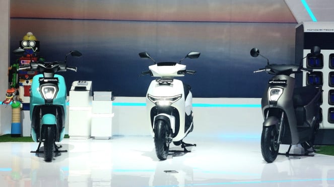Jajaran motor listrik Astra Honda Motor di IMOS 2024 Jajaran motor listrik Astra Honda Motor di IMOS 2024
