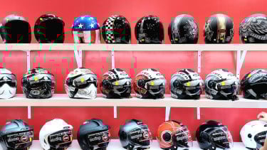 5 Helm Motor Terbaik 2025 untuk Pengendara Baru: Nyaman, Aman, dan Gaya!