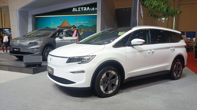 Mobil listrik Aletra L8 Mobil listrik Aletra L8